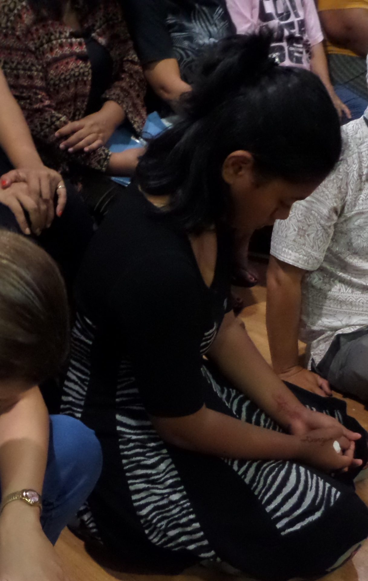 Saipan-Living-Hope-Teen-Prays-At-Festival-of-Hope-Training