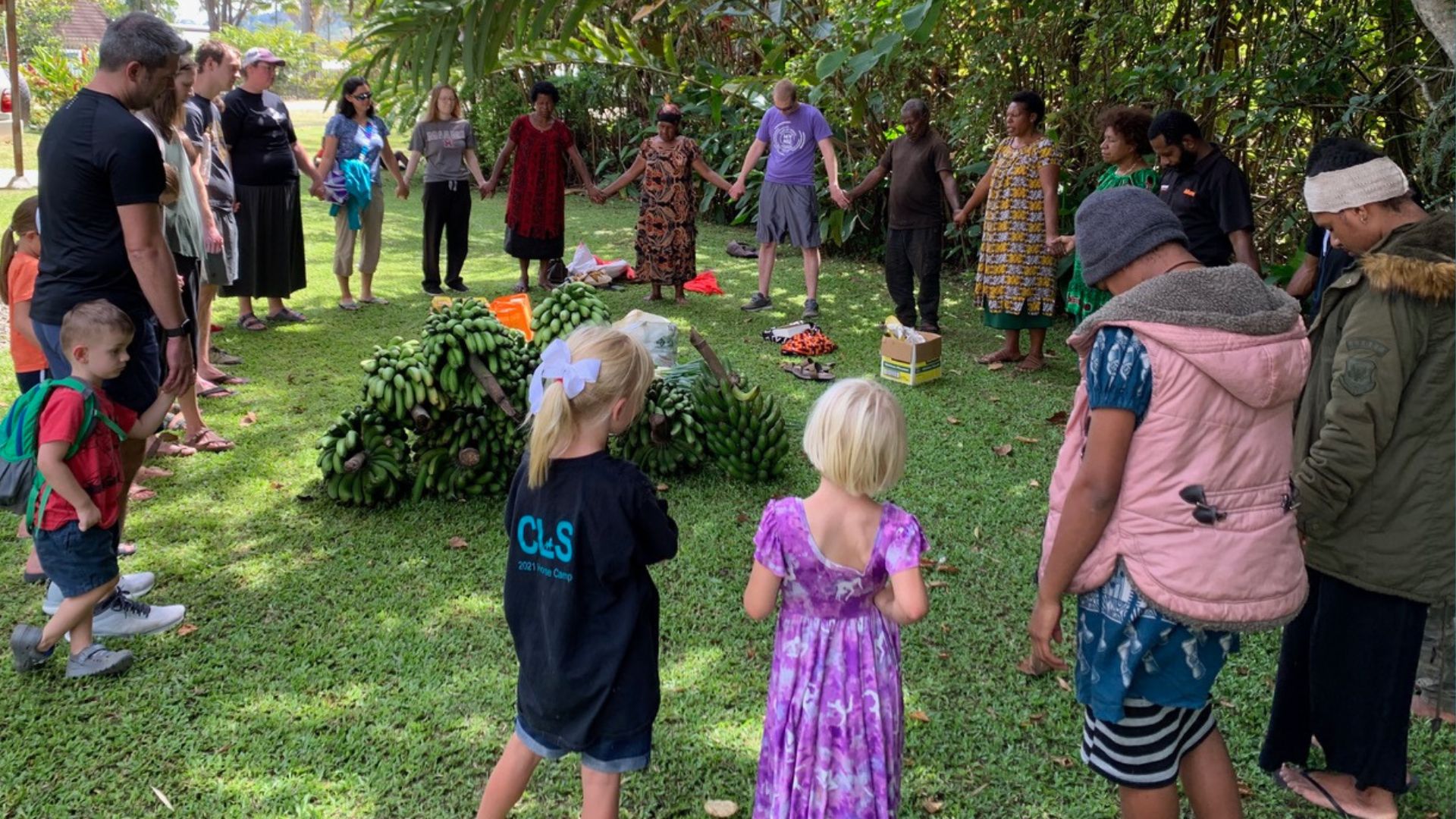 PNG blessing missionaries